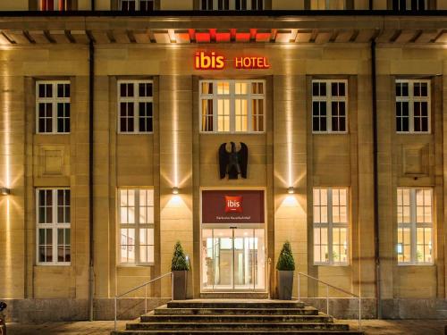 Mặt tiền/cổng chính của ibis Karlsruhe Hauptbahnhof