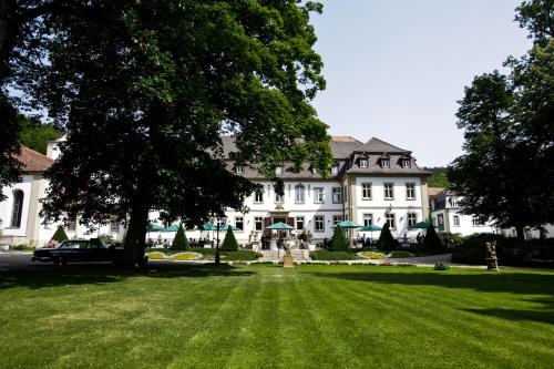 Aed väljaspool majutusasutust Schlosshotel Bad Neustadt