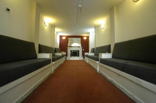 A seating area at Ilis Hotel