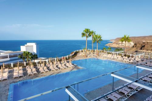 Sundlaugin á Riu Vistamar Gran Canaria - All Inclusive eða í nágrenninu