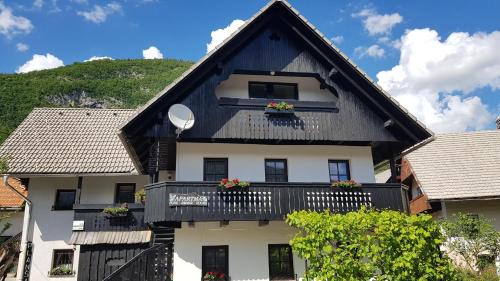 Зображення з фотогалереї помешкання Hiša Planšar Bohinj accommodations у місті Бохінь