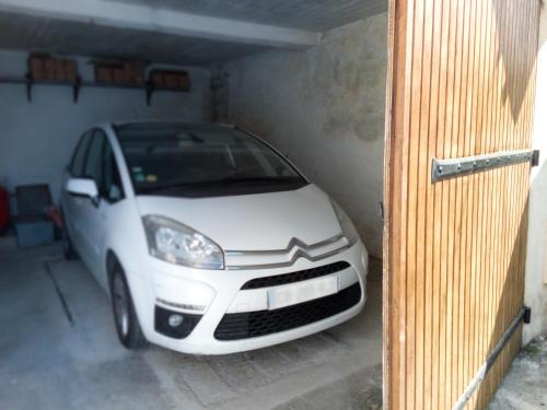 صورة لـ Hote-Aix-Centre-garage-piscine في آكس أون بروفانس