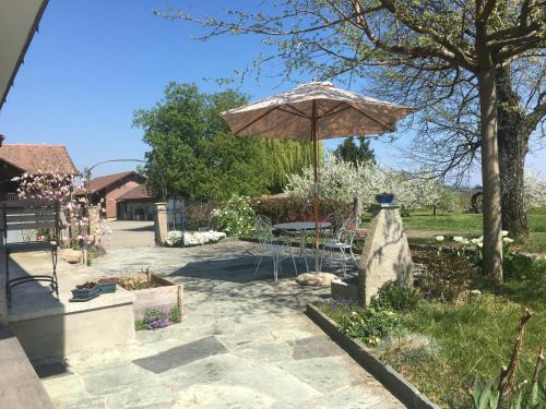 Ein Garten an der Unterkunft B&B Domaine En Trembley