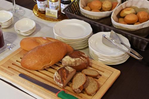 Makanan di atau di tempat lain dekat hotel