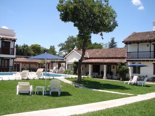 Piscina de la sau aproape de Posada de los Poetas Hotel Boutique