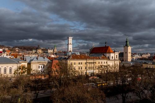 Utsikt over Lviv, enten fra leilighetshotellet eller fra et annet sted