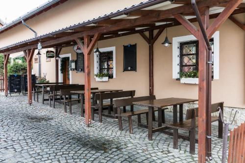 Een restaurant of ander eetgelegenheid bij U Námořníka-Restaurant a penzion