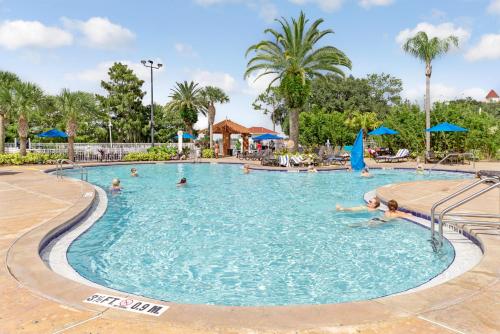 La alberca dentro o cerca de Hilton Vacation Club Grand Beach Orlando