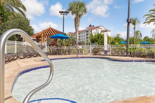 La alberca dentro o cerca de Hilton Vacation Club Grand Beach Orlando