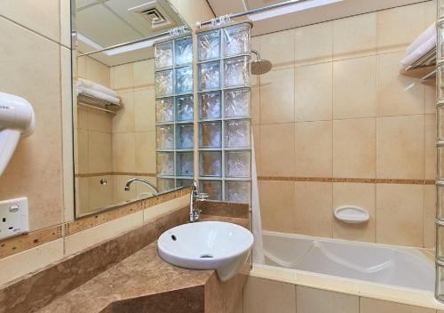 Mughal Suites tesisinde bir banyo