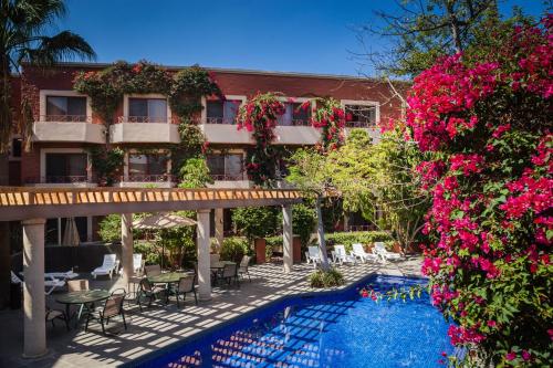 A piscina localizada em Gamma Tijuana ou nos arredores