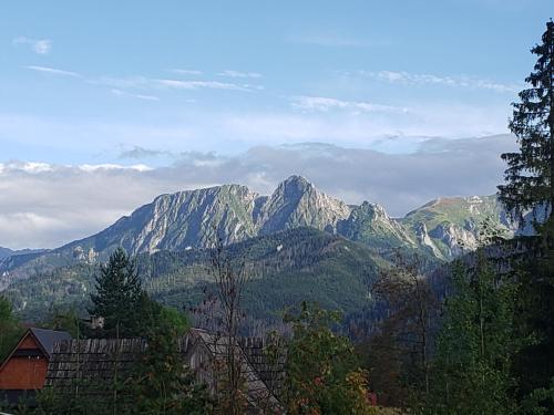 Splošen pogled na gorovje oz. razgled na gore, ki ga ponuja apartma