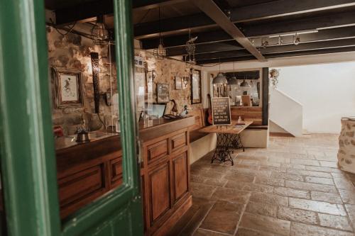 A seating area at Casa da Madalena Backpackers Hostel