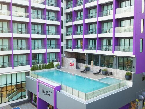 Bazen u objektu Fortune Saeng Chan Beach Hotel Rayong - SHA Plus ili u blizini