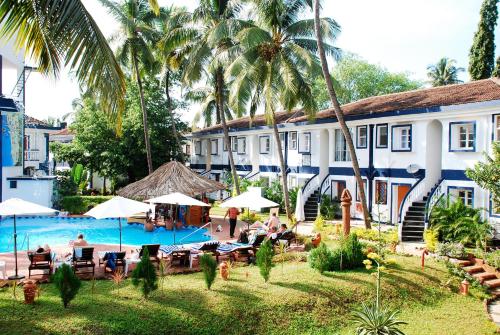 Swimming pool sa o malapit sa Santana Beach Resort