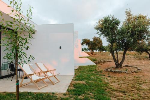 A garden outside Montimerso Skyscape Countryhouse