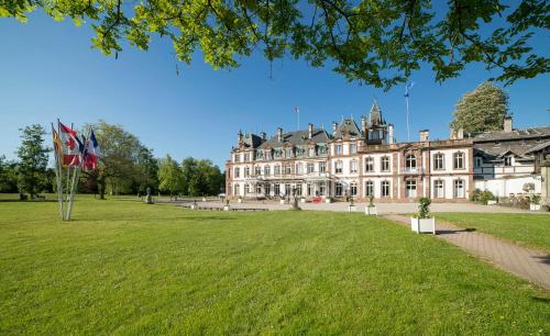 Château de Pourtalès के बाहर एक बगीचा