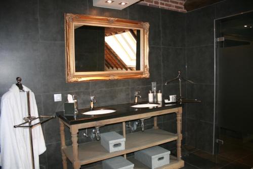 A bathroom at B&B N°5