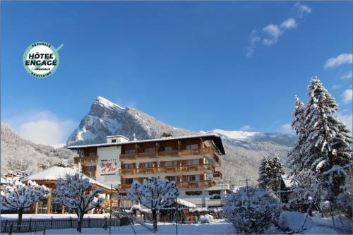 Una imagen general de la montaña o una montaña tomada desde el hotel