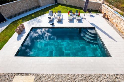 Πισίνα στο ή κοντά στο Villa Art Renata with Pool, Sauna & Hot tub