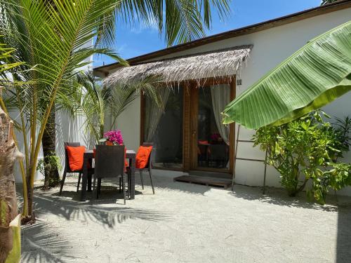 Vonkajšia záhrada v ubytovaní Villa Kudì Maldives Guest House Thulusdhoo