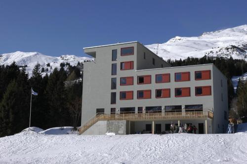 Valbella-Lenzerheide Youth Hostel взимку