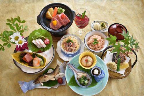 Makanan di atau di tempat lain dekat ryokan