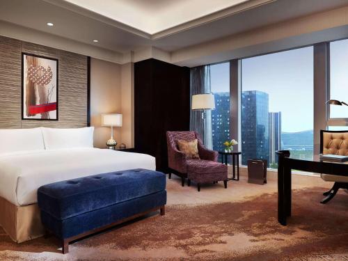 Fairmont Chengdu में एक कमरे में एक या कई बेड