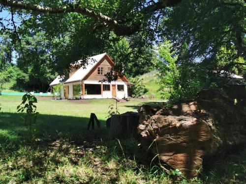 Garður fyrir utan Hostal La Casita del Bajo