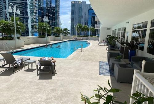 Piscina a Elite Brickell Studio on the Bay o a prop