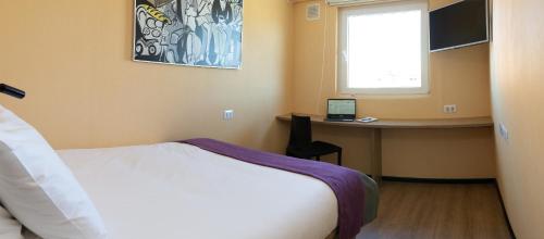 Ліжко або ліжка в номері Hotel Modular Express Calama