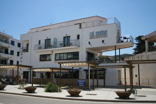 El edificio en el que está el hotel