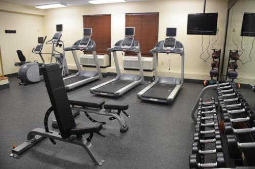 Gimnasio o equipamiento deportivo en Wingate by Wyndham Baltimore BWI Airport