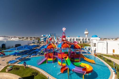 A piscina localizada em Pickalbatros Palace Sharm - "Aqua Park" ou nos arredores