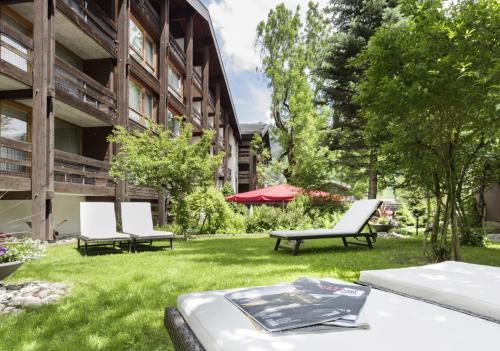 Vrt pred nastanitvijo Hotel Kreuz Lenk