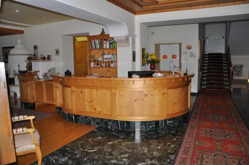 The lobby or reception area at Hotel Dolomiten