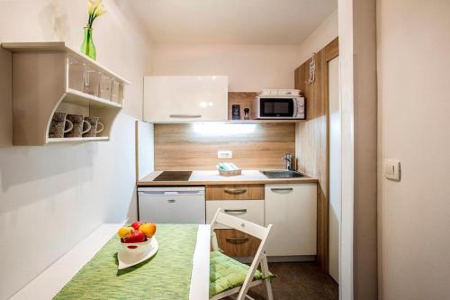 Dapur atau dapur kecil di 7th Mill apartments