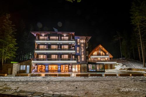 103 Alpine Hotel