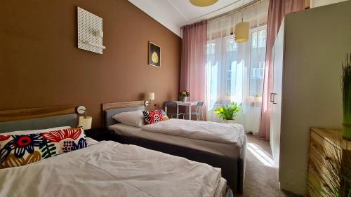 Ліжко або ліжка в номері Hostel Moderna Rest