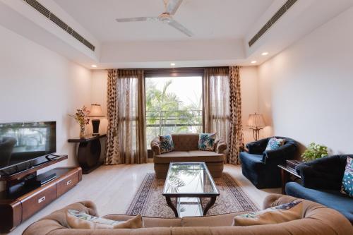 Afbeelding uit fotogalerij van Ishatvam-4 BHK Private Serviced apartment with Terrace, Anand Niketan, South Delhi in New Delhi