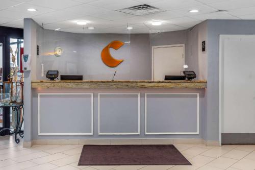 Лоби или рецепция в Comfort Inn Hyannis - Cape Cod