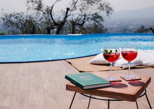 The swimming pool at or close to Villa Desiderio TUSCANY