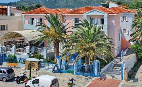 Foto de la galeria de Dolphin Hotel a Skopelos Town