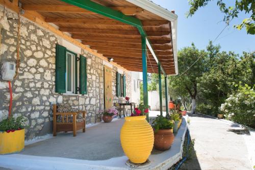 Dārzs pie naktsmītnes Traditional houses in the village