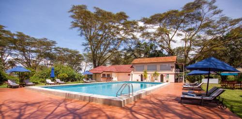 בריכת השחייה שנמצאת ב-Muthu Lake Naivasha Country Club, Naivasha או באזור