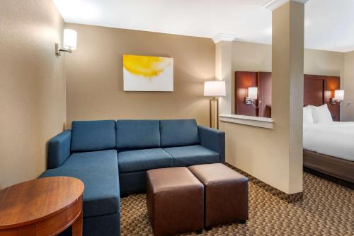 Krevet ili kreveti u jedinici u objektu Comfort Suites Broomfield-Boulder-Interlocken