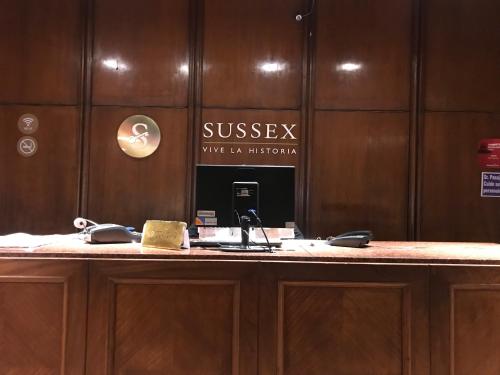 תעודה, פרס, שלט או מסמך אחר המוצג ב-Hotel Sussex