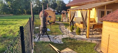 O grădină în afara Rafi House Relax i Spa dom koło Szczyrku