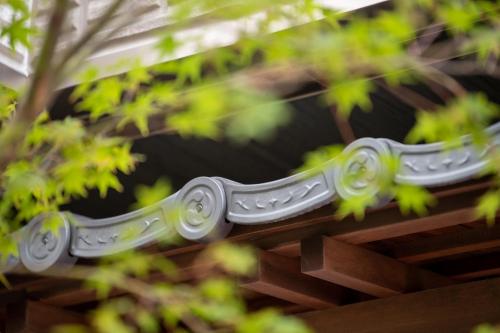 Un jardín fuera de Hotel Celeste Shizuoka