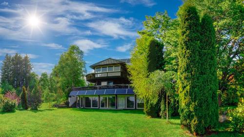 Taman di luar Feriendomizil Schwarzwald